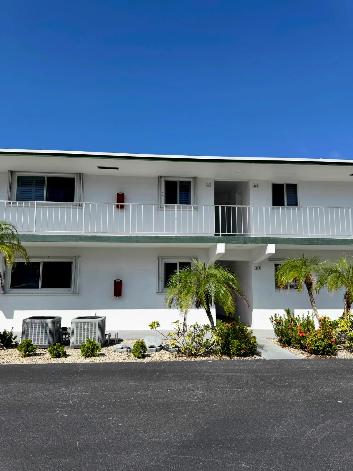 Florida condominium exterior photographed during a property review